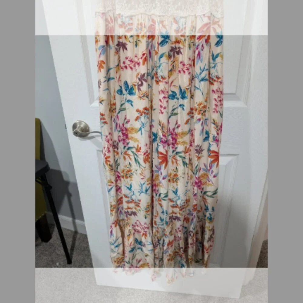 Torrid Carrie Floral Lace Inset Maxi Dress in Size 2 (18/20) - Picture 6 of 15